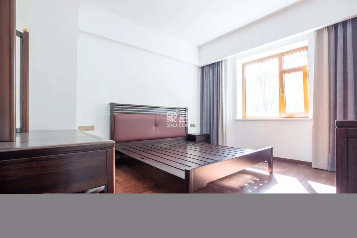 城市公园 5室2厅2卫 185.0万 城市公园 5室2厅2卫 185.0万客厅