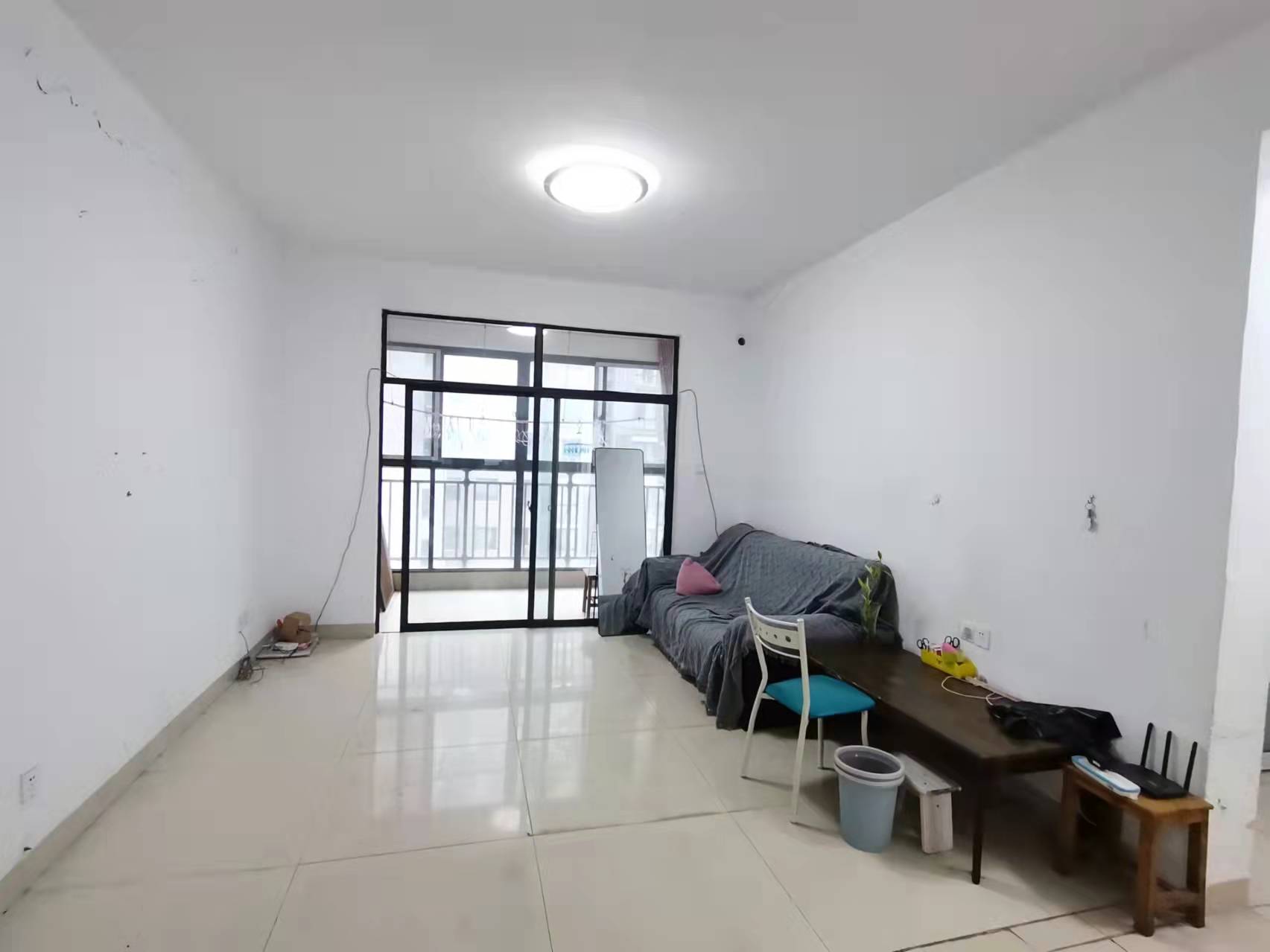 山水文园 2室2厅1卫 48.0万 山水文园 2室2厅1卫 48.0万客厅