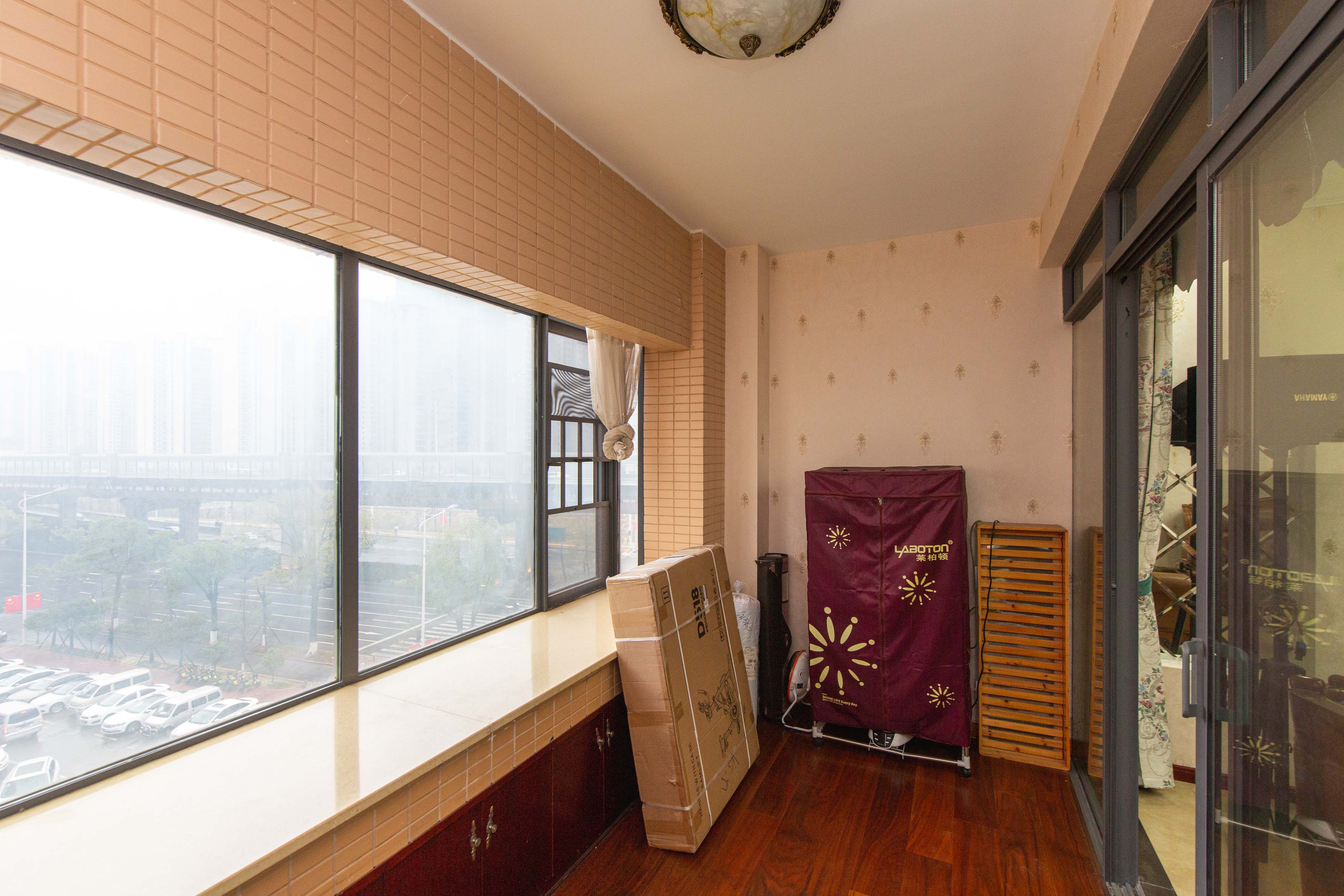中城麗景香山園  3室2廳2衛(wèi)    195.0萬陽臺