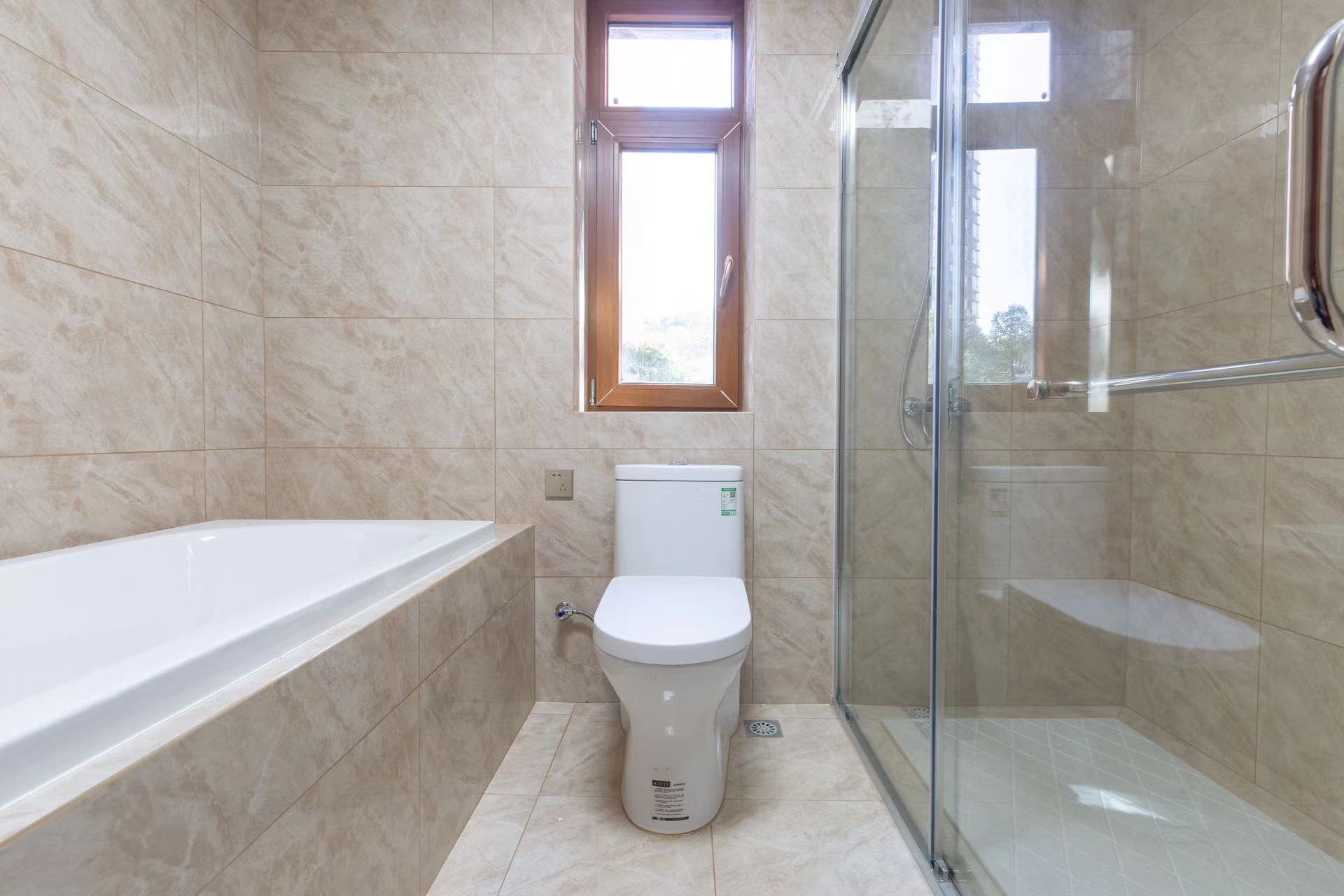 城市公园 5室2厅2卫 185.0万 城市公园 5室2厅2卫 185.0万客厅