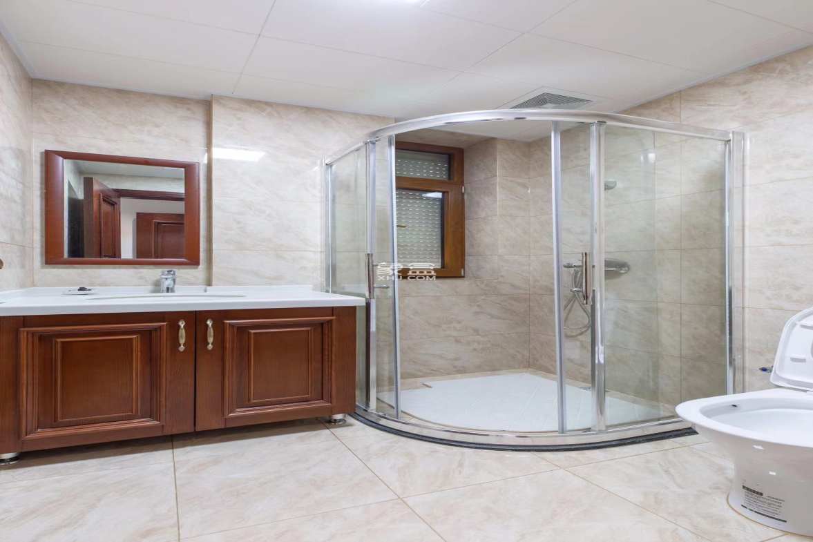 城市公园 5室2厅2卫 185.0万 城市公园 5室2厅2卫 185.0万客厅