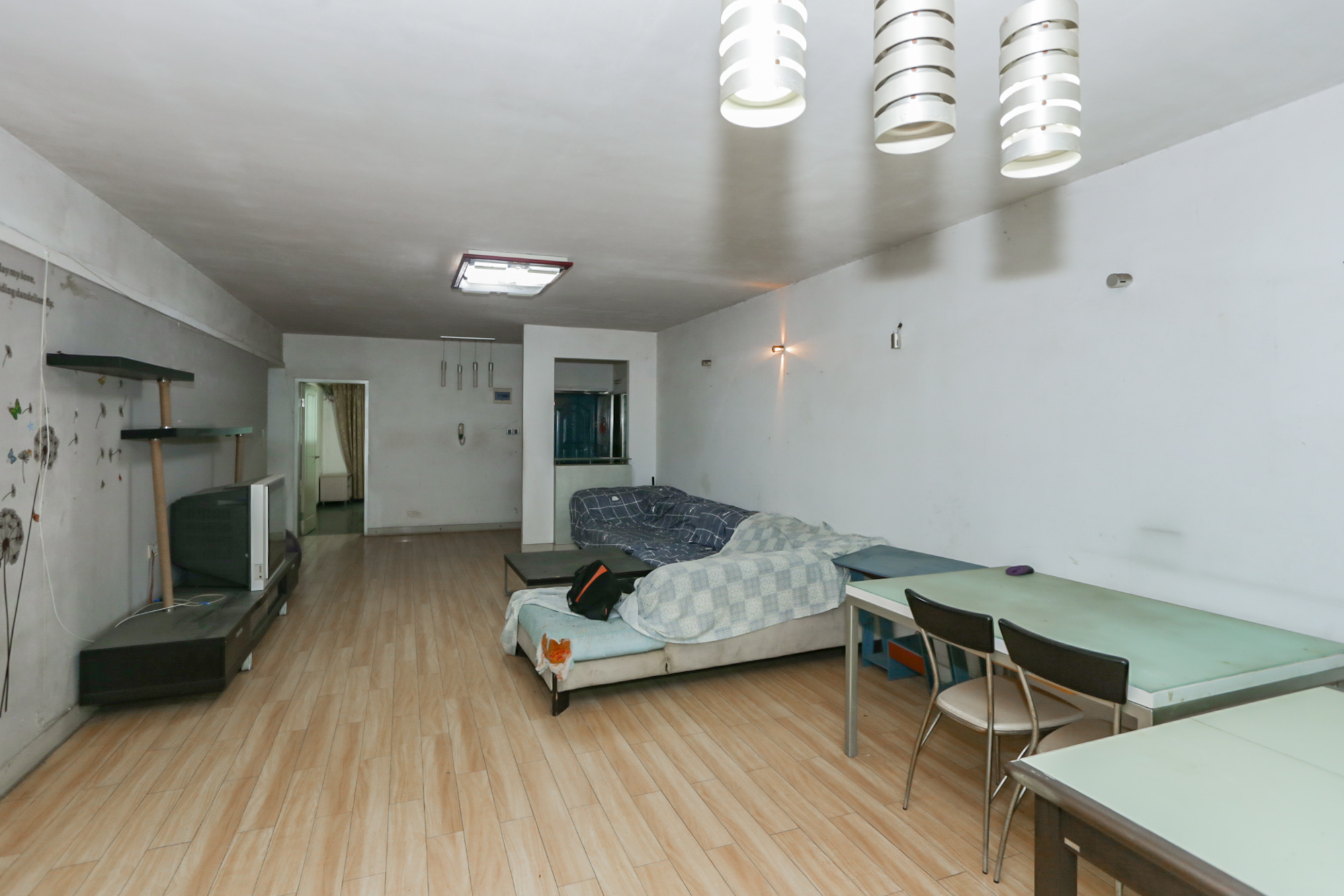 银晟花园  3室2厅2卫    83.0万 银晟花园  3室2厅2卫    83.0万客厅