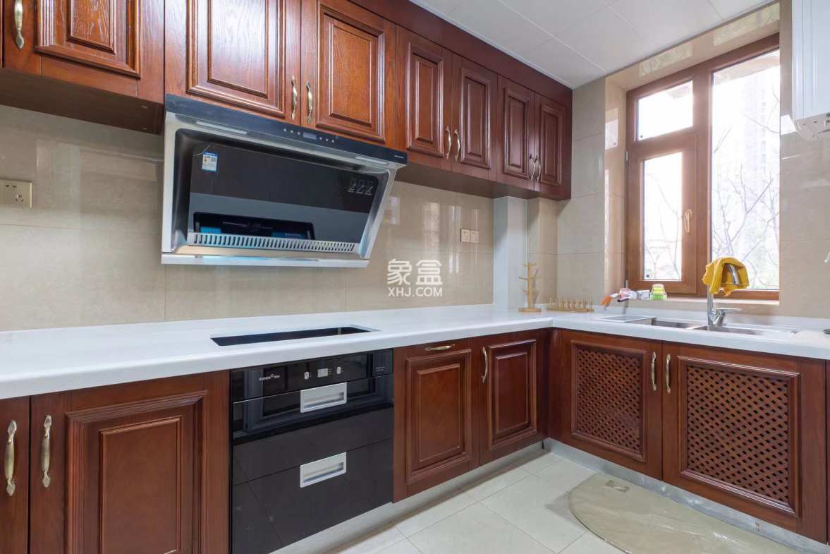 城市公园 5室2厅2卫 185.0万 城市公园 5室2厅2卫 185.0万客厅