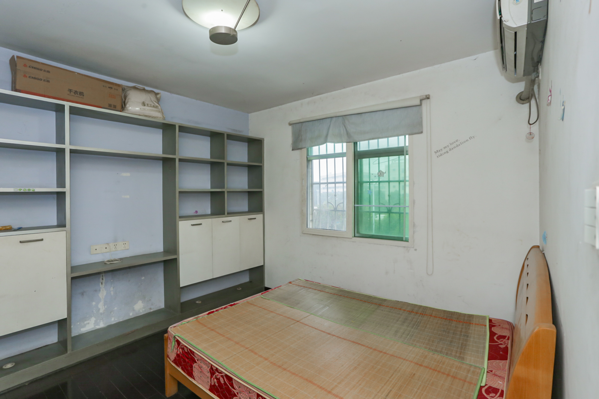 银晟花园  3室2厅2卫    83.0万卧室