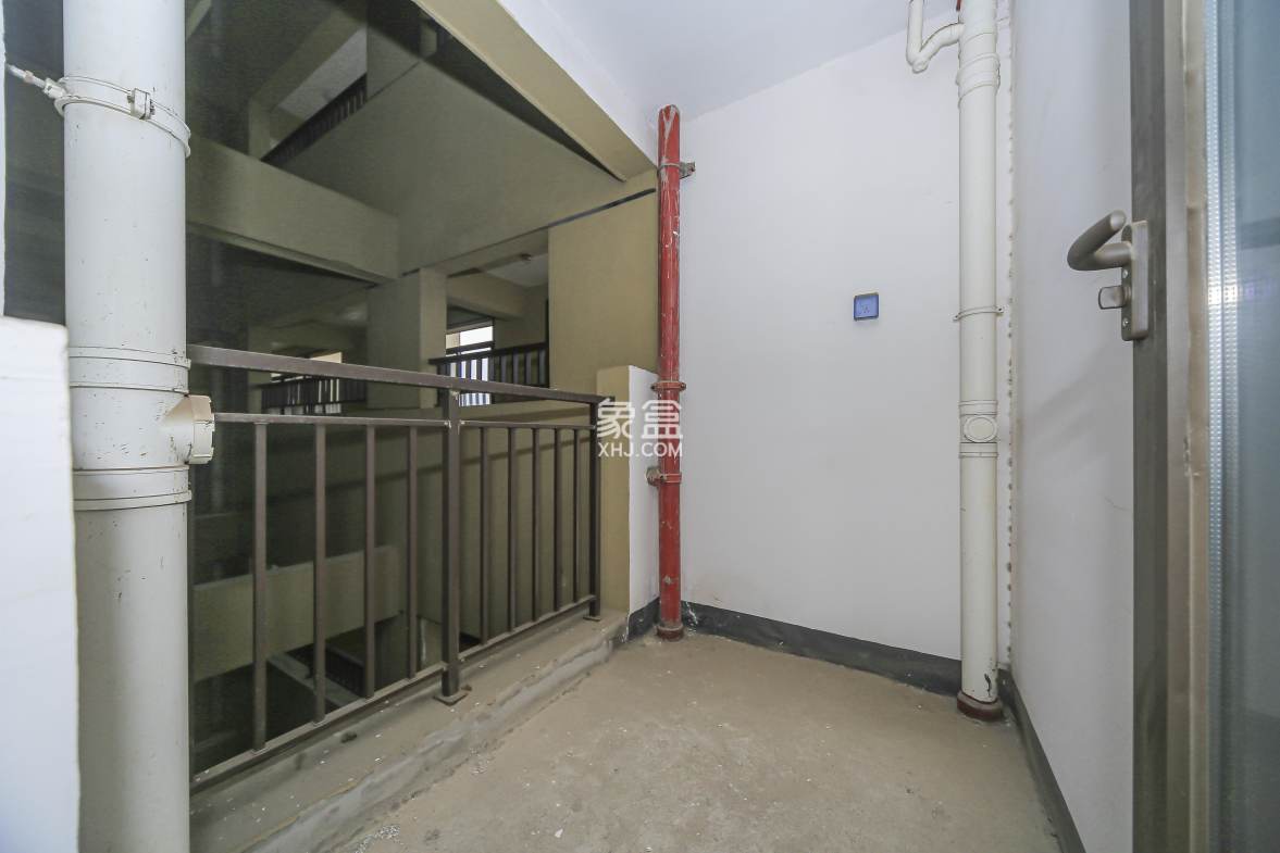 华润橡树湾  3室2厅1卫    103.0万 华润橡树湾  3室2厅1卫    103.0万阳台