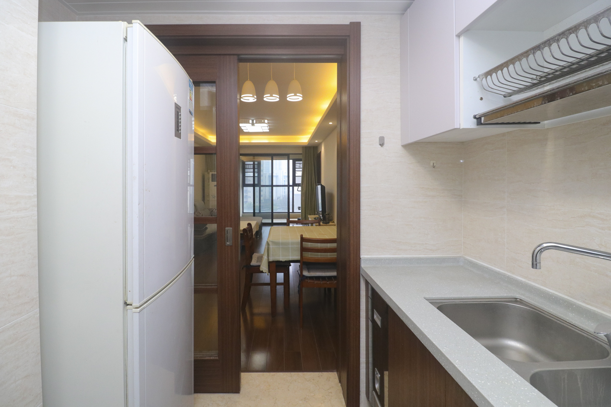 万科里金域滨江  3室2厅1卫    176.0万厨房