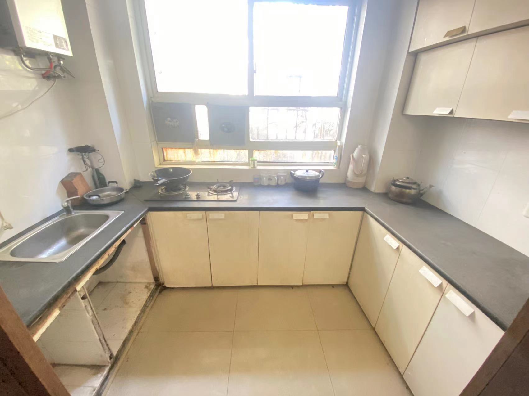 仁和小区 3室2厅1卫 48.0万 仁和小区 3室2厅1卫 48.0万客厅