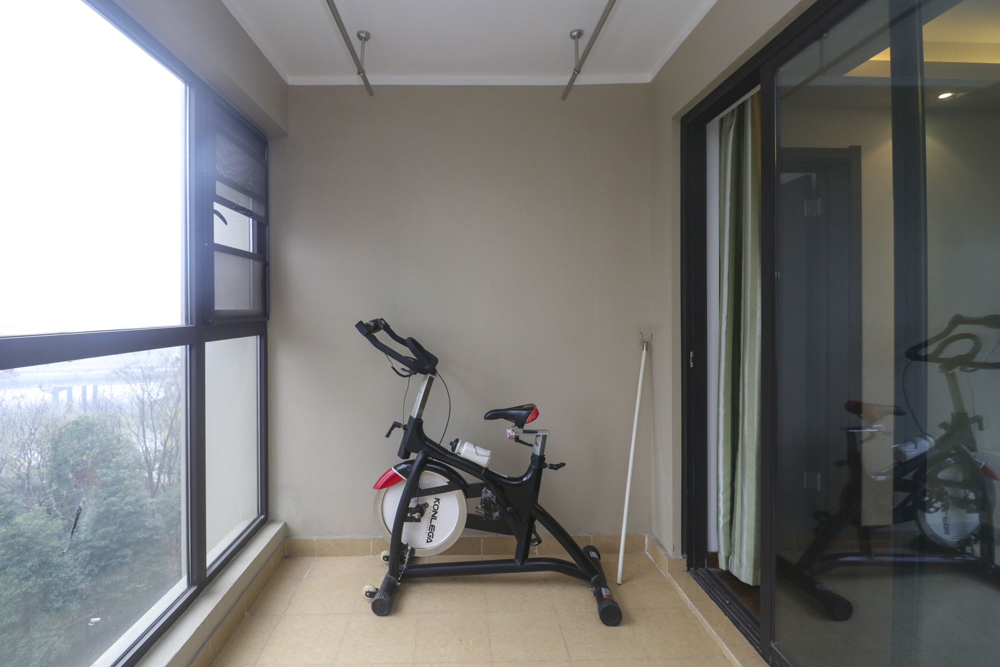 万科里金域滨江  3室2厅1卫    176.0万阳台