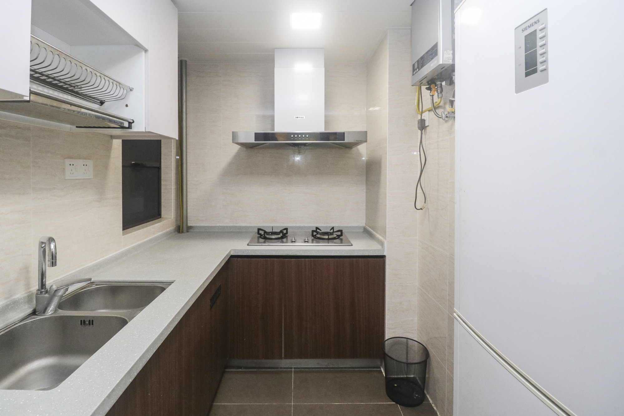 万科里金域滨江  3室2厅1卫    176.0万厨房