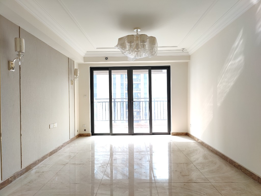 恒大华府 3室2厅1卫 73.80万 恒大华府 3室2厅1卫 73.80万客厅