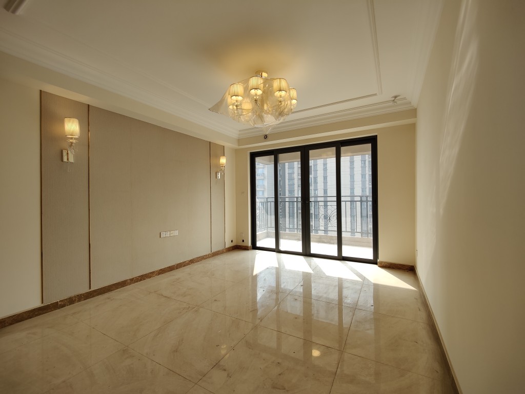 恒大华府 3室2厅1卫 73.80万 恒大华府 3室2厅1卫 73.80万客厅