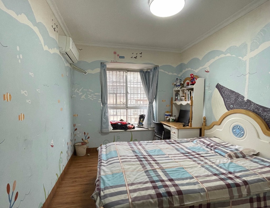 天泰花园(就是天泰小区) 5室3厅3卫 76.0万 天泰花园(就是天泰小区) 5室3厅3卫 76.0万客厅