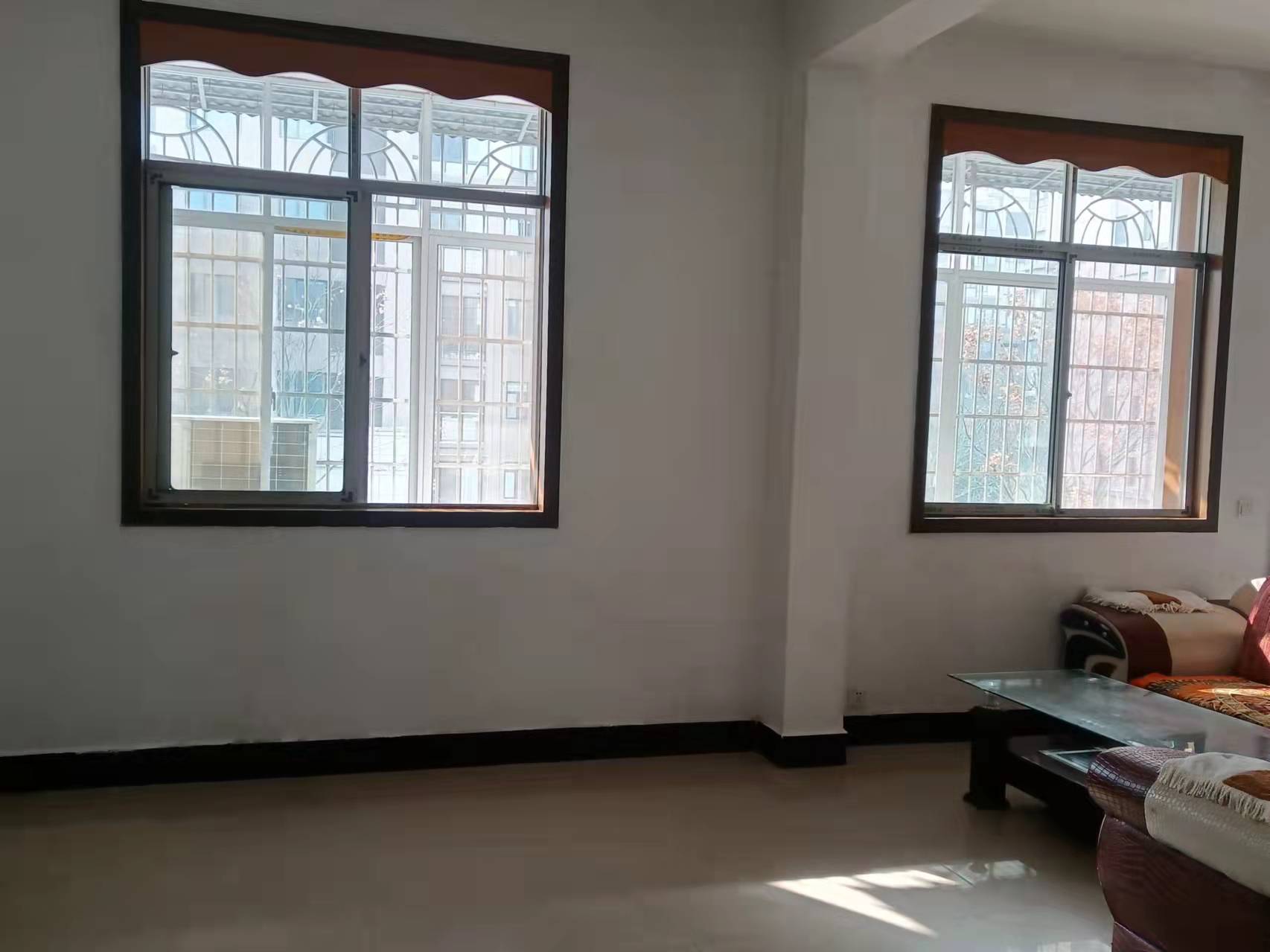 南湖新村(渔光新村)  2室2厅1卫    1200.0元/月 南湖新村(渔光新村)  2室2厅1卫    1200.0元/月室内图