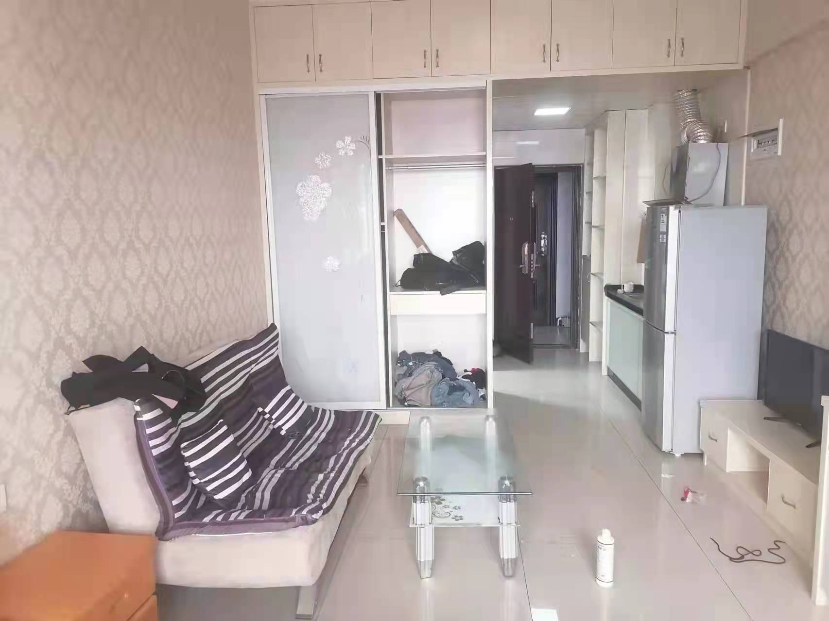 五洲富隆中心 1室1厅1卫 950.0元/月 五洲富隆中心 1室1厅1卫 950.0元/月室内图