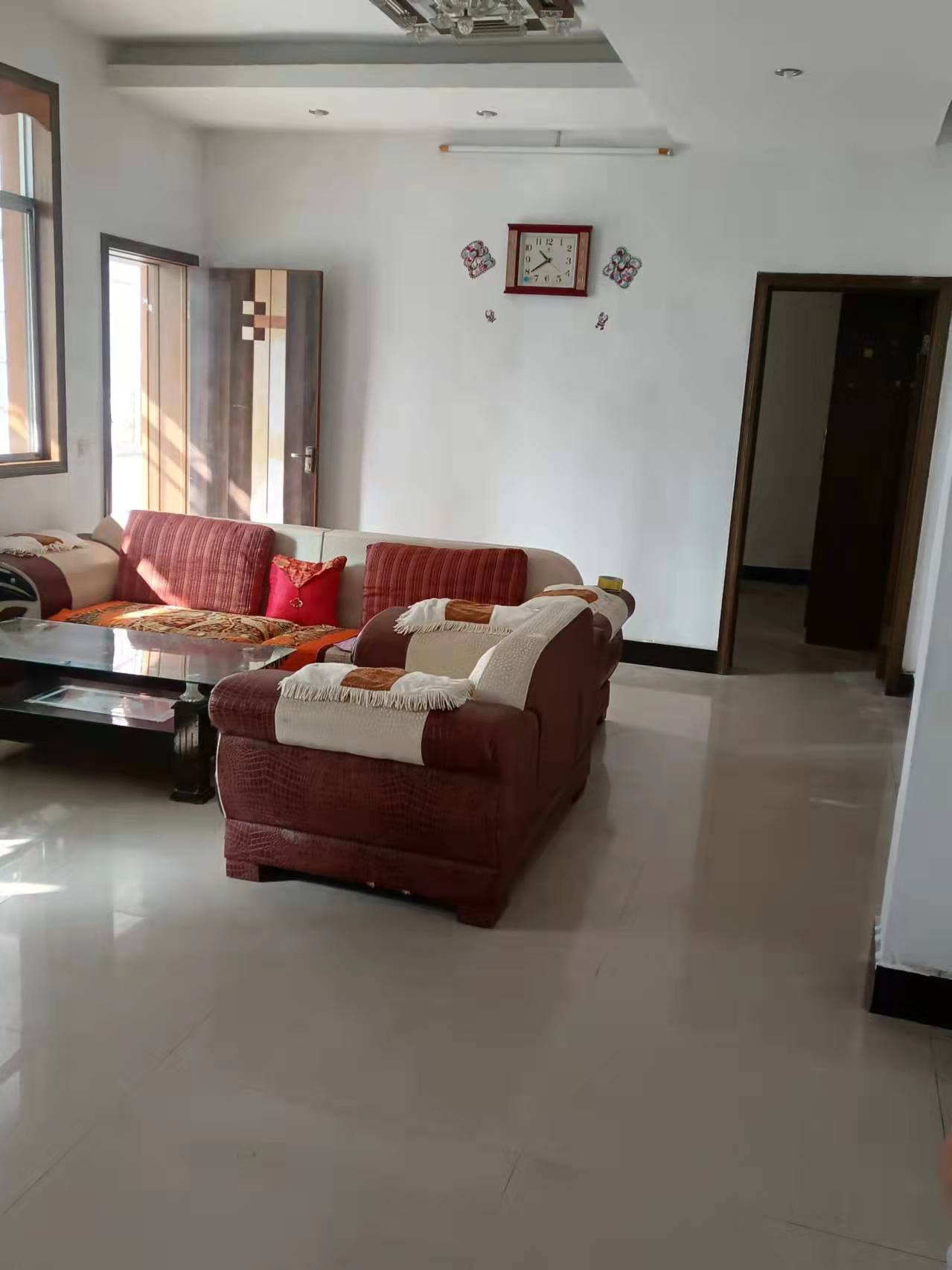 南湖新村(渔光新村)  2室2厅1卫    1200.0元/月 南湖新村(渔光新村)  2室2厅1卫    1200.0元/月