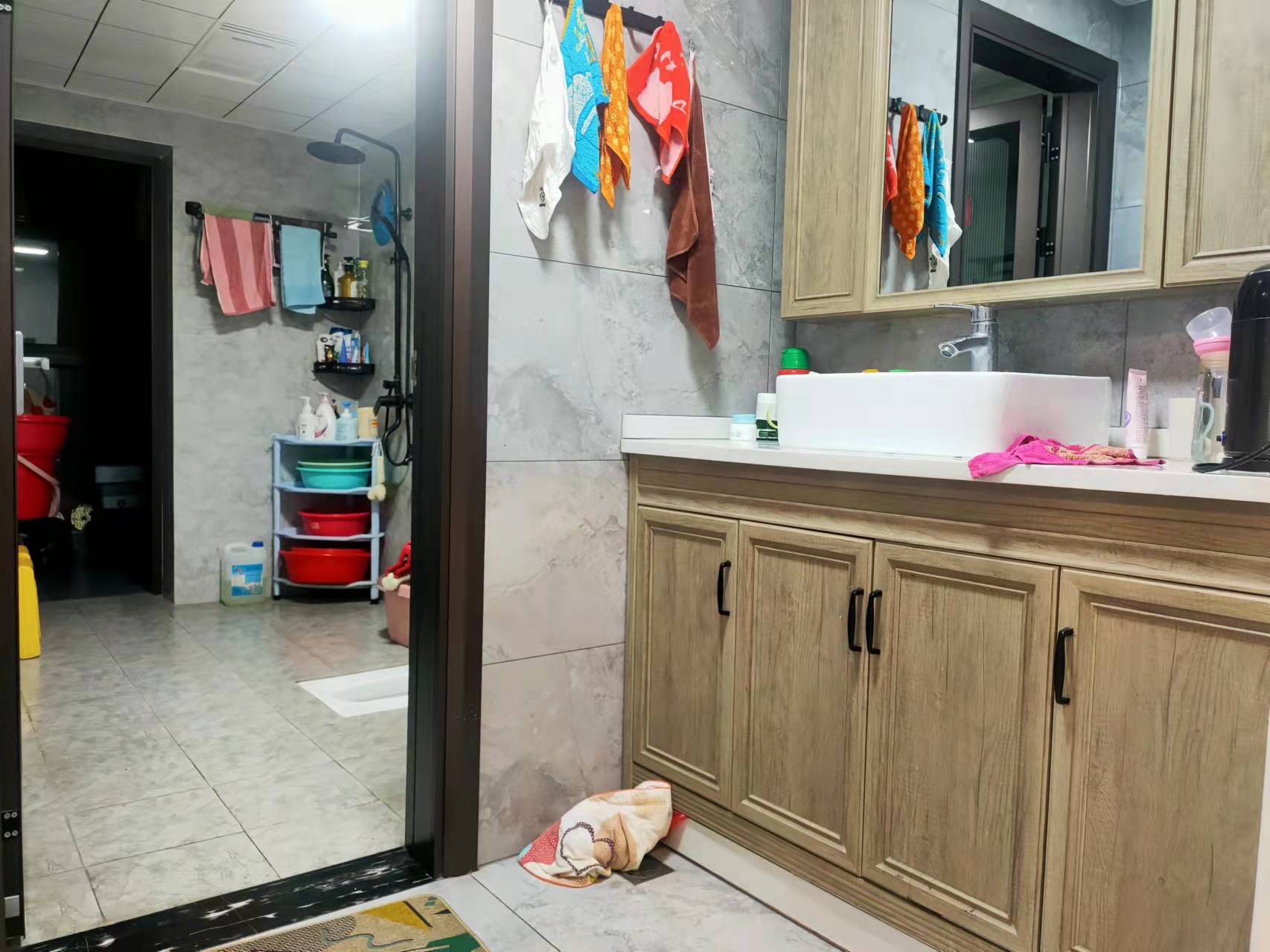 金碧花园 4室2厅2卫 113.8万 金碧花园 4室2厅2卫 113.8万客厅