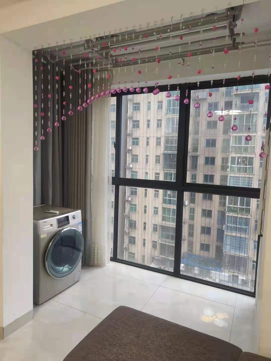 鹏利广场  1室1厅1卫    1300.0元/月 鹏利广场  1室1厅1卫    1300.0元/月室内图