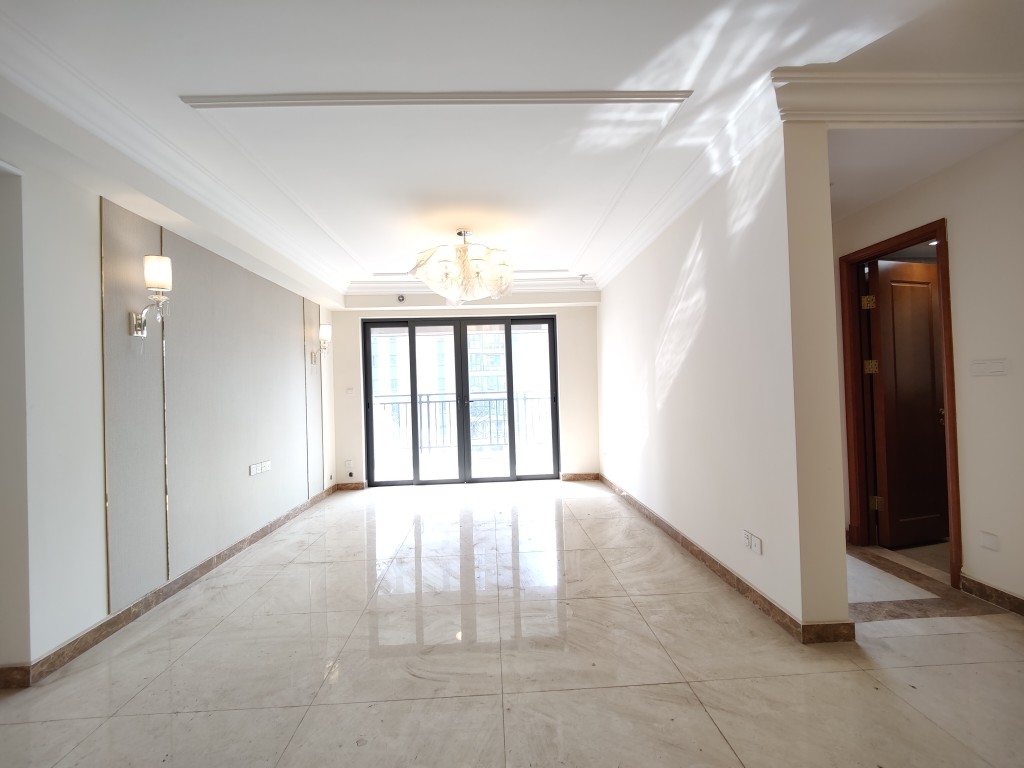 恒大华府 3室2厅1卫 73.80万 恒大华府 3室2厅1卫 73.80万客厅