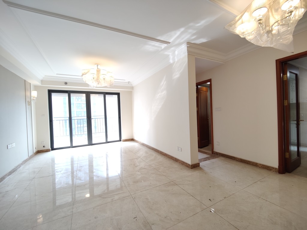 恒大华府 3室2厅1卫 73.80万 恒大华府 3室2厅1卫 73.80万客厅