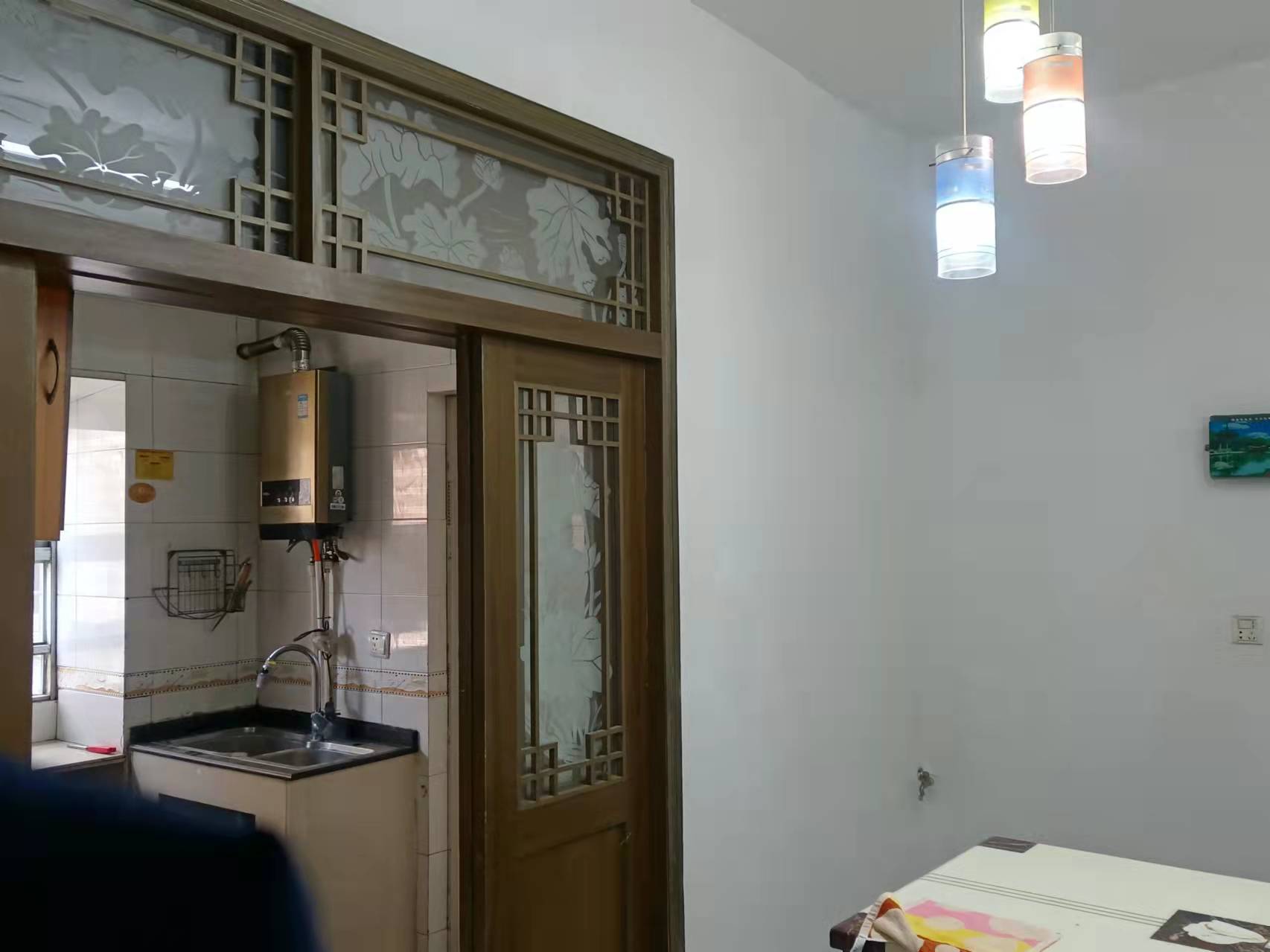 南湖新村(渔光新村)  2室2厅1卫    1200.0元/月 南湖新村(渔光新村)  2室2厅1卫    1200.0元/月室内图