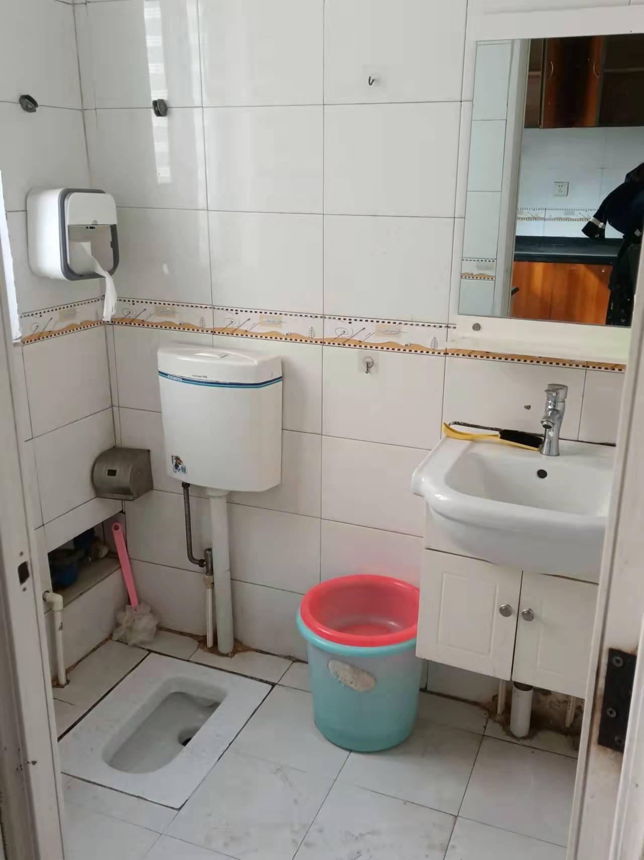 南湖新村(渔光新村)  2室2厅1卫    1200.0元/月 南湖新村(渔光新村)  2室2厅1卫    1200.0元/月室内图