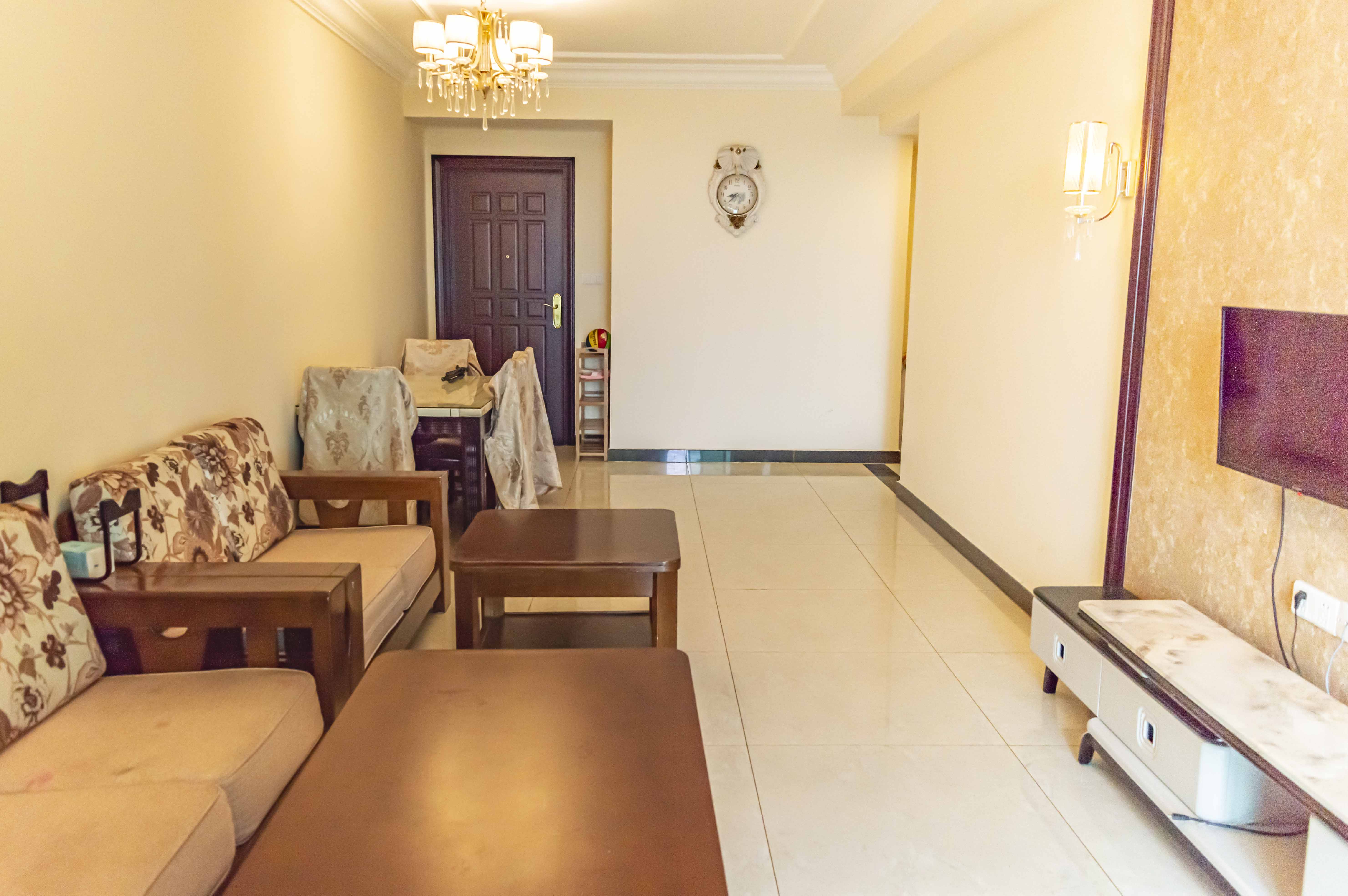 恒大绿洲  2室2厅1卫    58.0万 恒大绿洲  2室2厅1卫    58.0万客厅