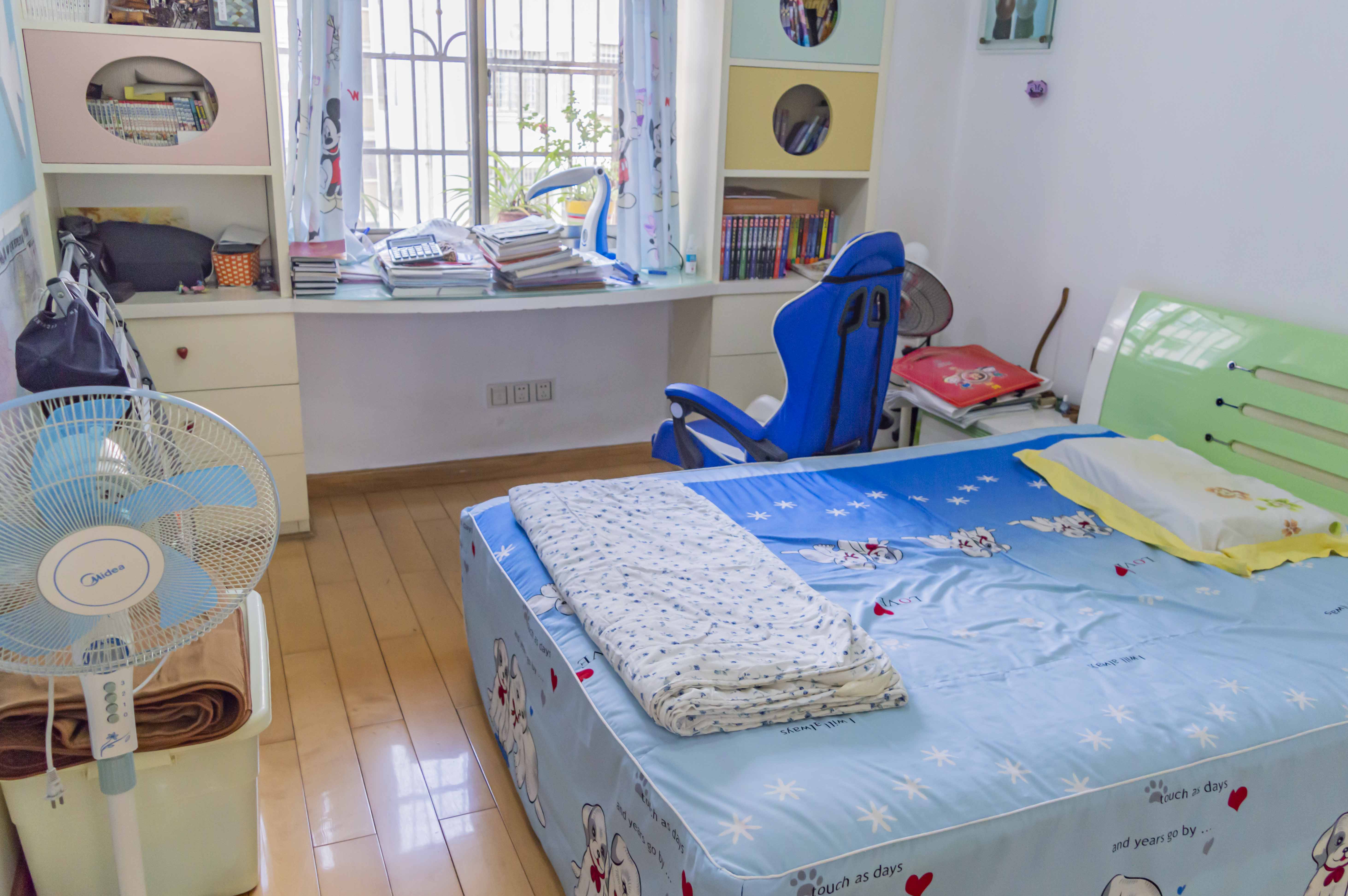 梓怡华盛家园 4室2厅2卫 92.8万 梓怡华盛家园 4室2厅2卫 92.8万客厅