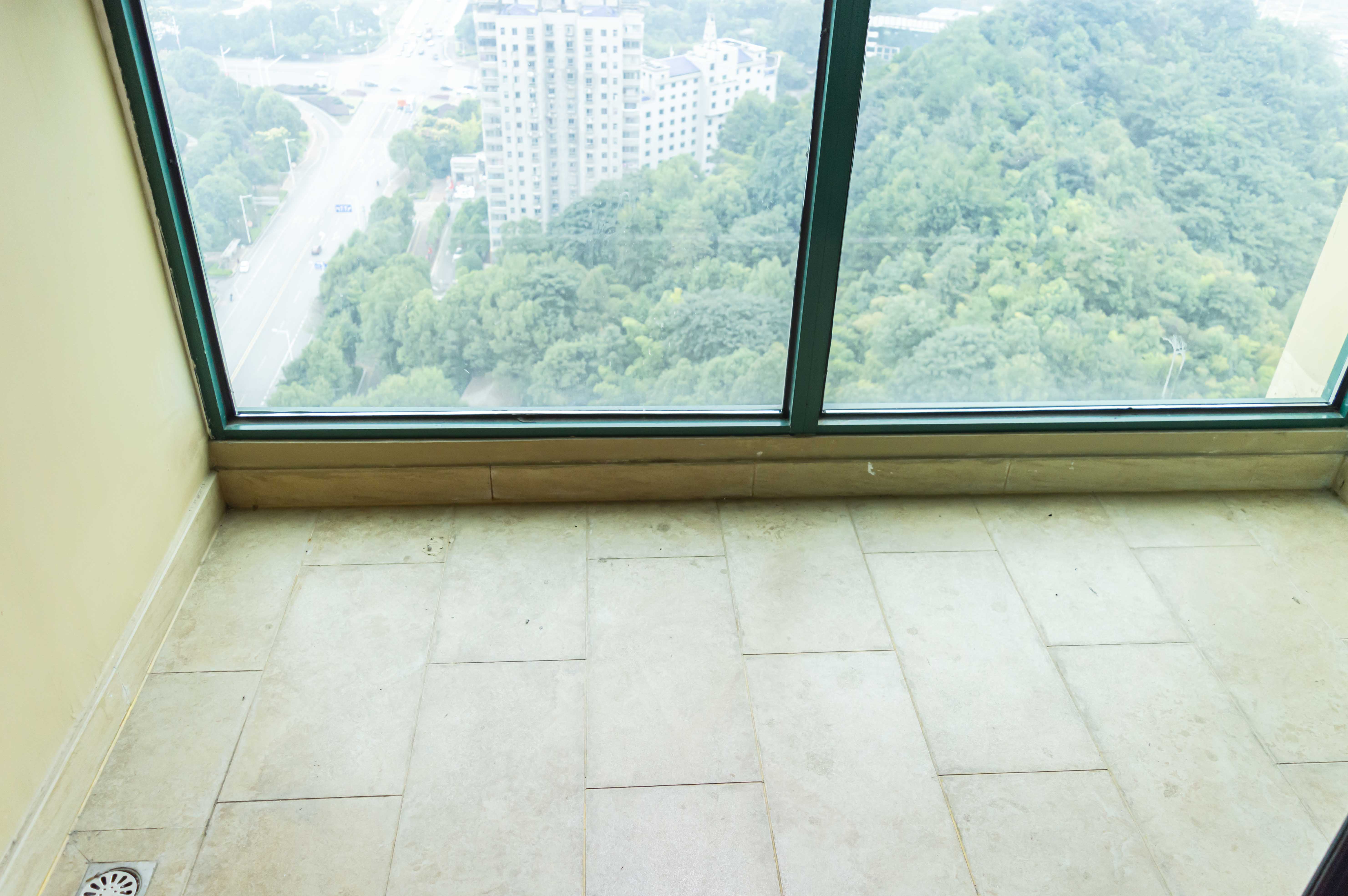 恒大绿洲  2室2厅1卫    58.0万 恒大绿洲  2室2厅1卫    58.0万客厅