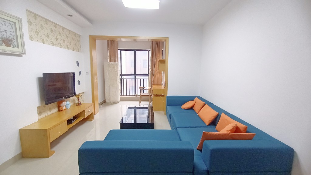 嘉盛华府 2室2厅1卫 34.0万 嘉盛华府 2室2厅1卫 34.0万客厅