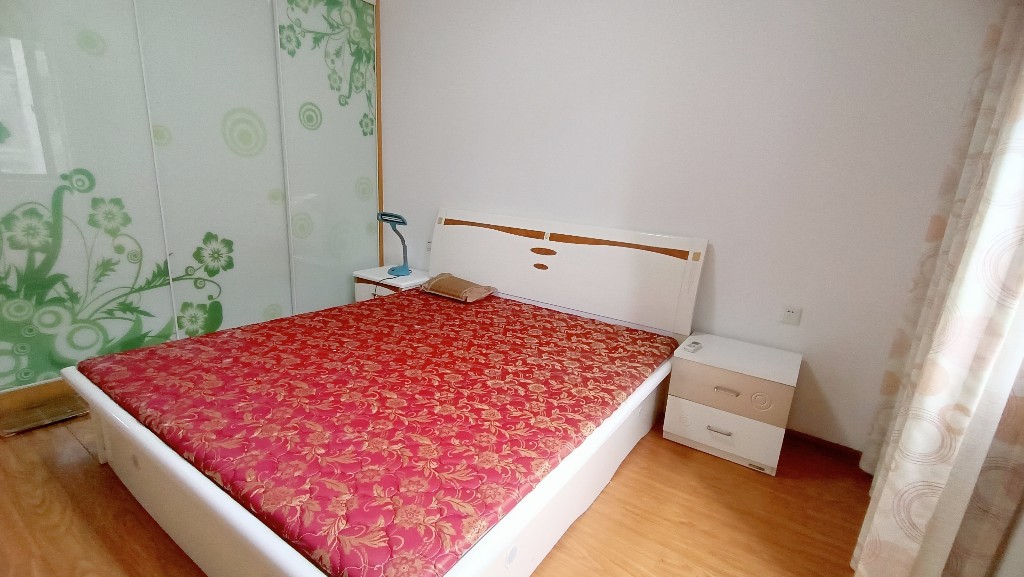 嘉盛华府 2室2厅1卫 34.0万 嘉盛华府 2室2厅1卫 34.0万客厅