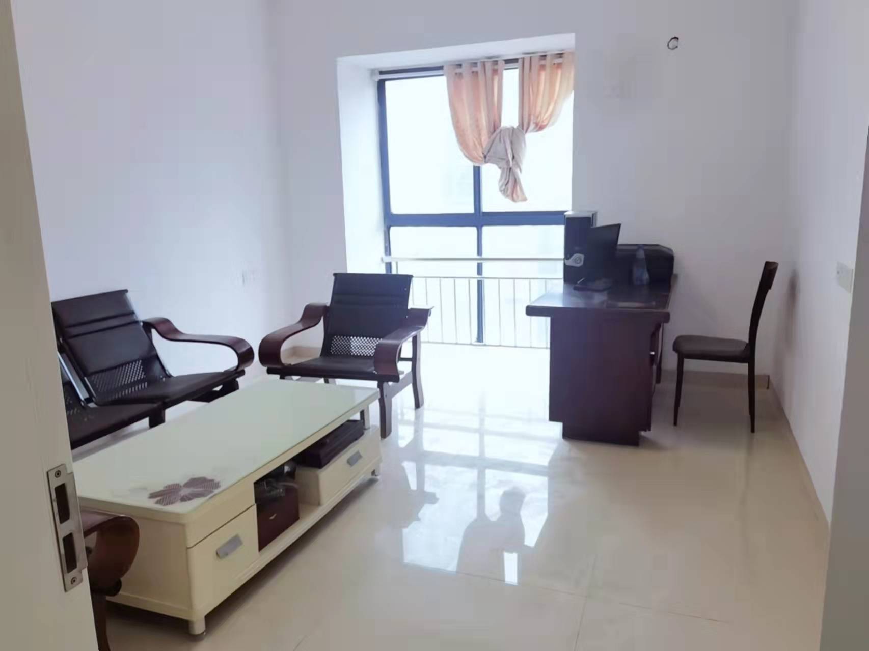 世纪嘉苑 3室2厅2卫 50.0万 世纪嘉苑 3室2厅2卫 50.0万客厅