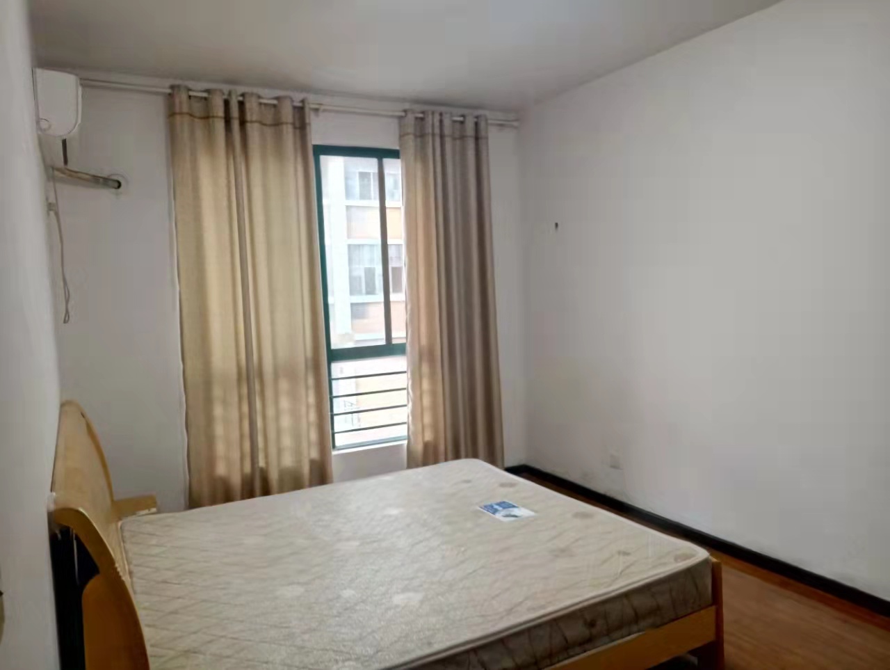 尚格名城东岸花园  2室1厅1卫    49.8万 尚格名城东岸花园  2室1厅1卫    49.8万客厅