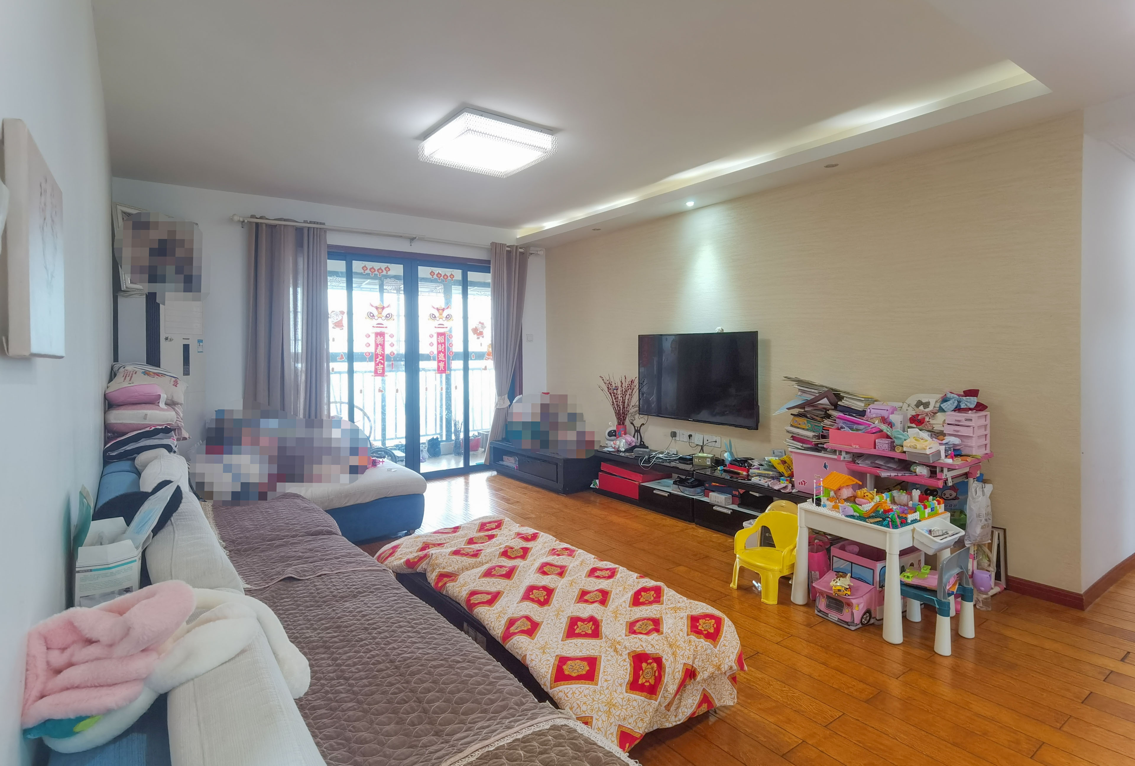 恒瑞雅园  3室2厅2卫    83.0万 恒瑞雅园  3室2厅2卫    83.0万客厅