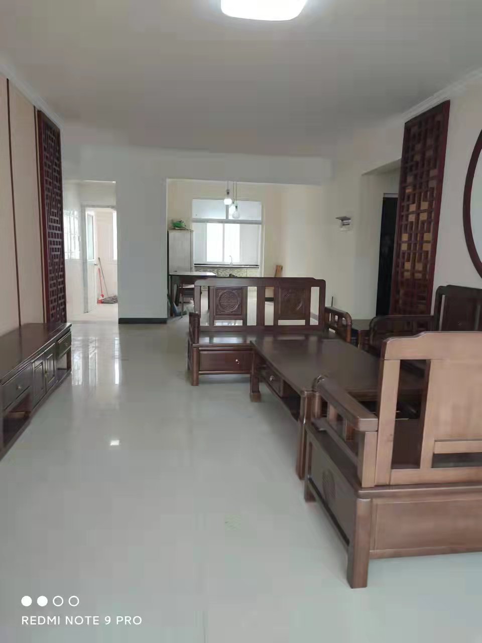 城典丽园  0室0厅0卫    99.9万 城典丽园  0室0厅0卫    99.9万客厅