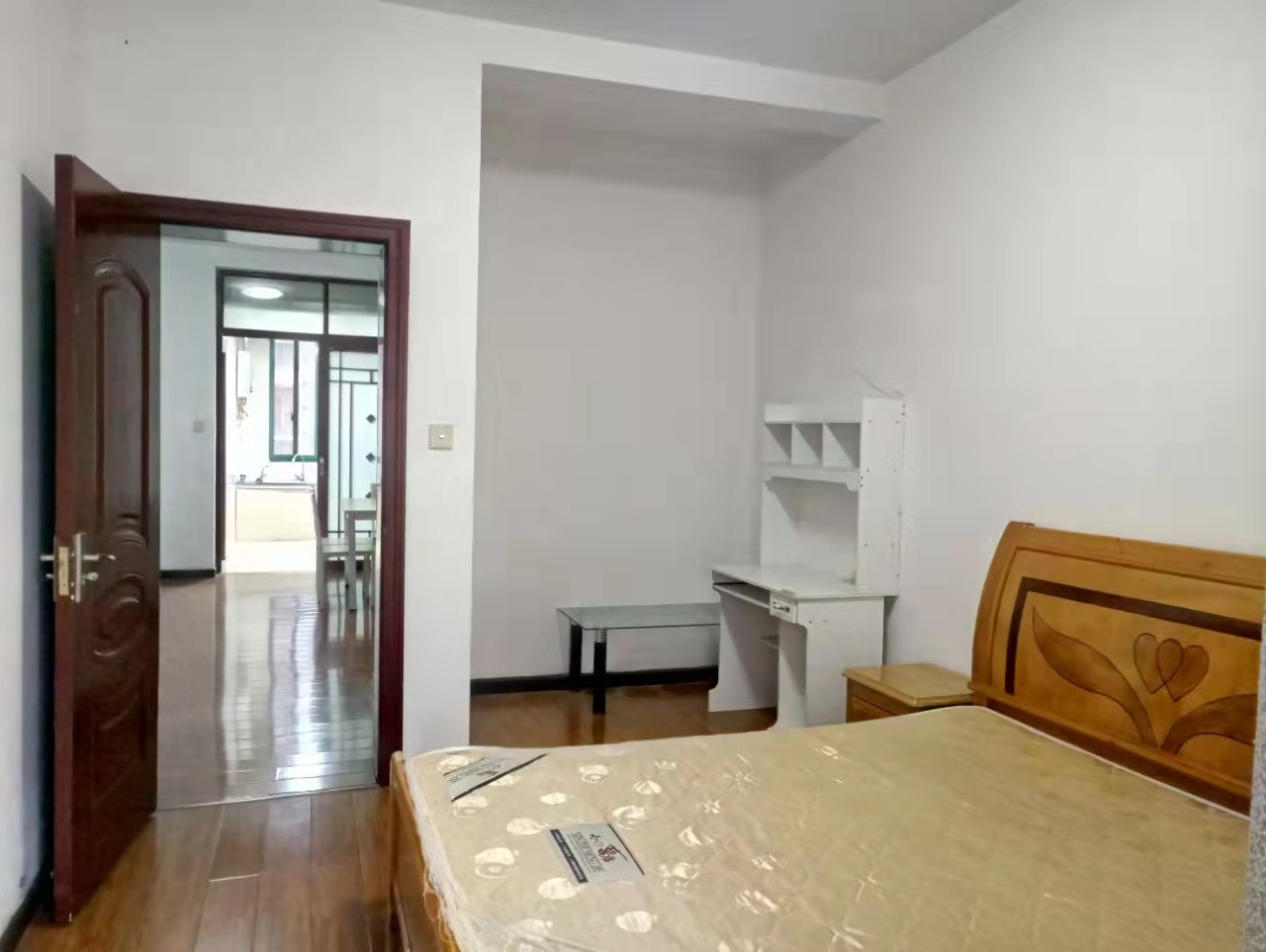 尚格名城东岸花园  2室1厅1卫    49.8万 尚格名城东岸花园  2室1厅1卫    49.8万客厅