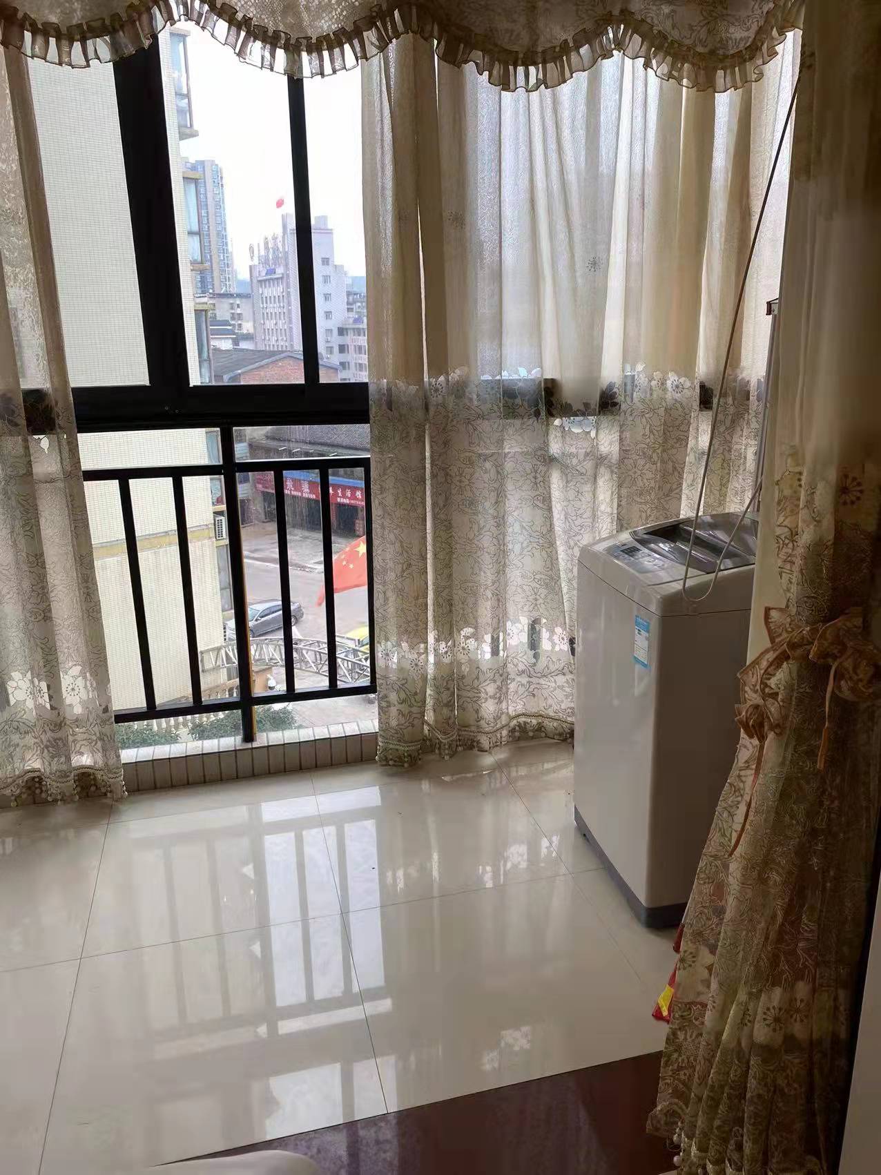 华湘香榭丽舍（一期）  2室1厅1卫   1600.00元/月室内图