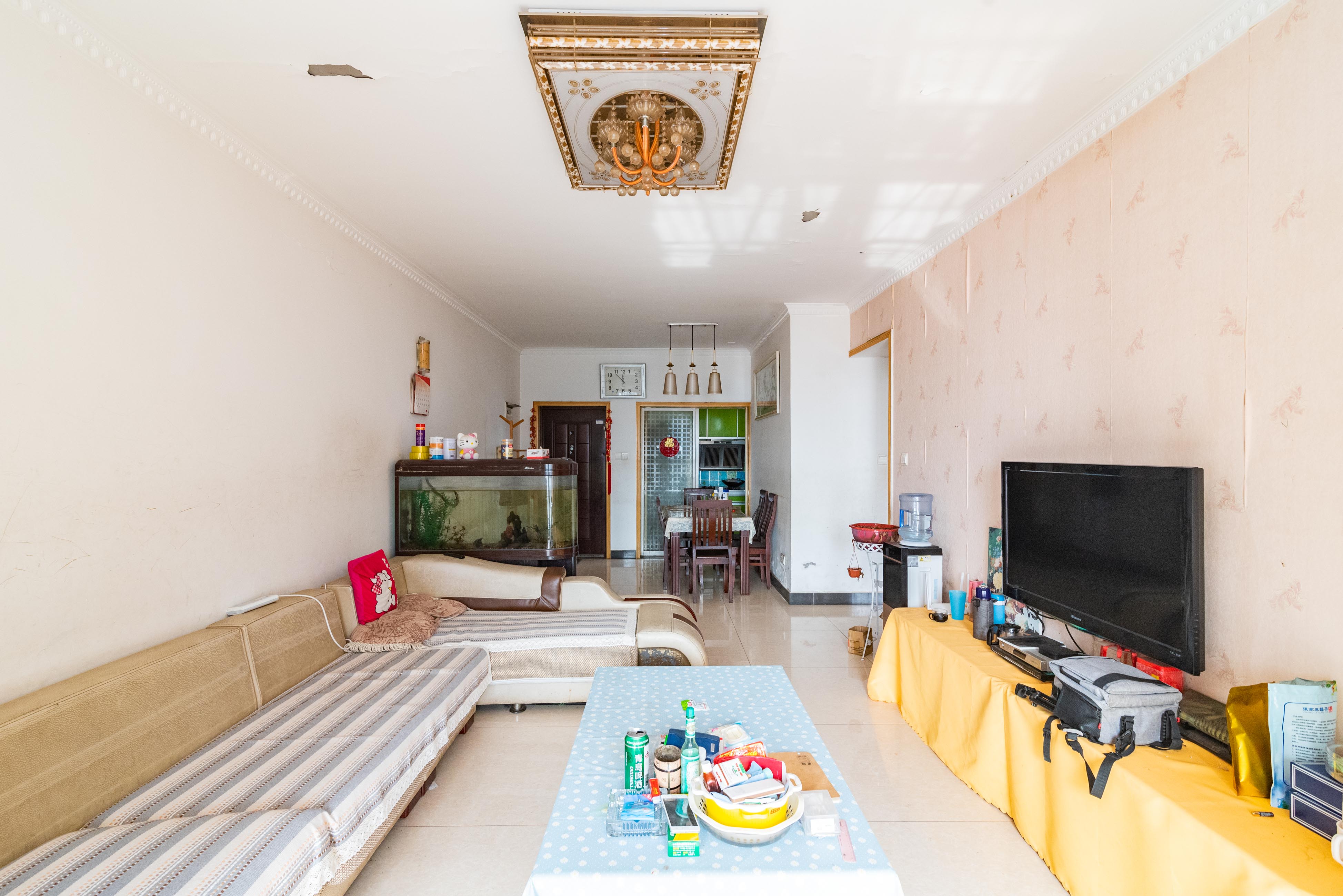 紫晶城  2室2厅1卫    53.8万 紫晶城  2室2厅1卫    53.8万客厅