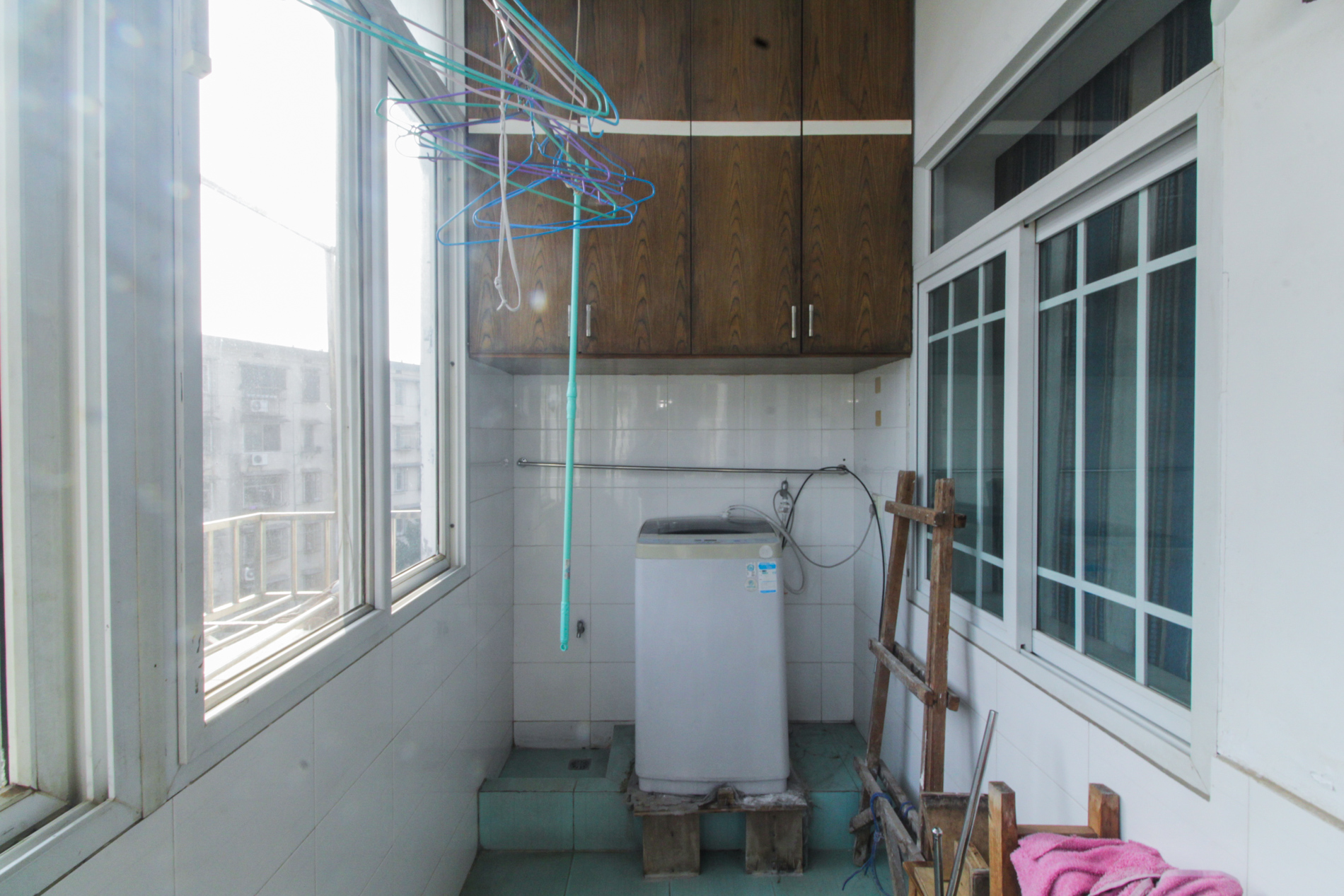 南园小区  3室2厅1卫   56.00万阳台