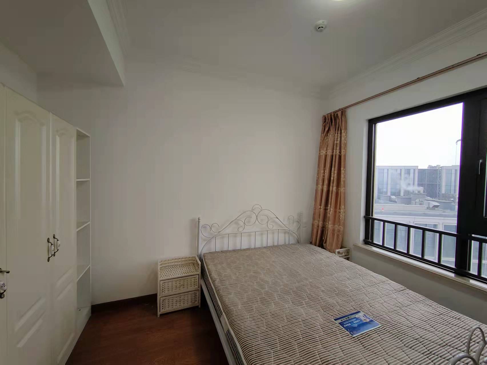 中海锦江城云熙二期  3室1厅1卫    2600.0元/月 中海锦江城云熙二期  3室1厅1卫    2600.0元/月室内图