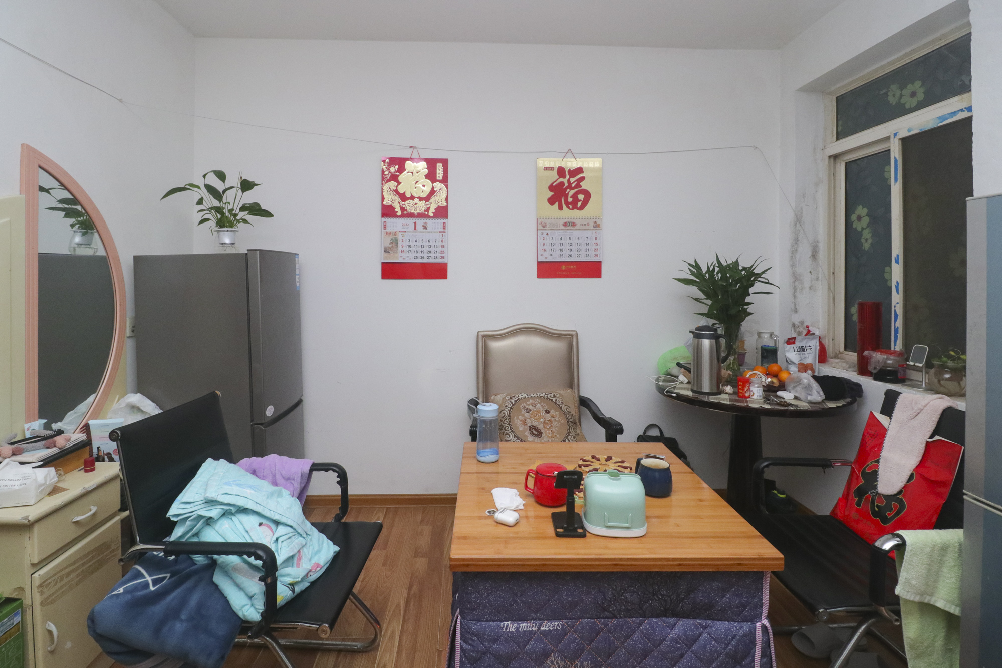 老鸦冲社区  2室1厅1卫   46.40万客厅