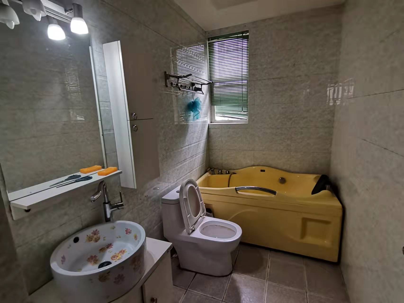 南湖锦苑 3室2厅2卫 3000.0元/月 南湖锦苑 3室2厅2卫 3000.0元/月室内图