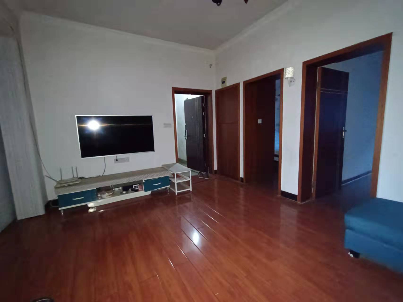 桃花仑办事处桃花仑社区 3室2厅1卫 1300.0元/月 桃花仑办事处桃花仑社区 3室2厅1卫 1300.0元/月室内图