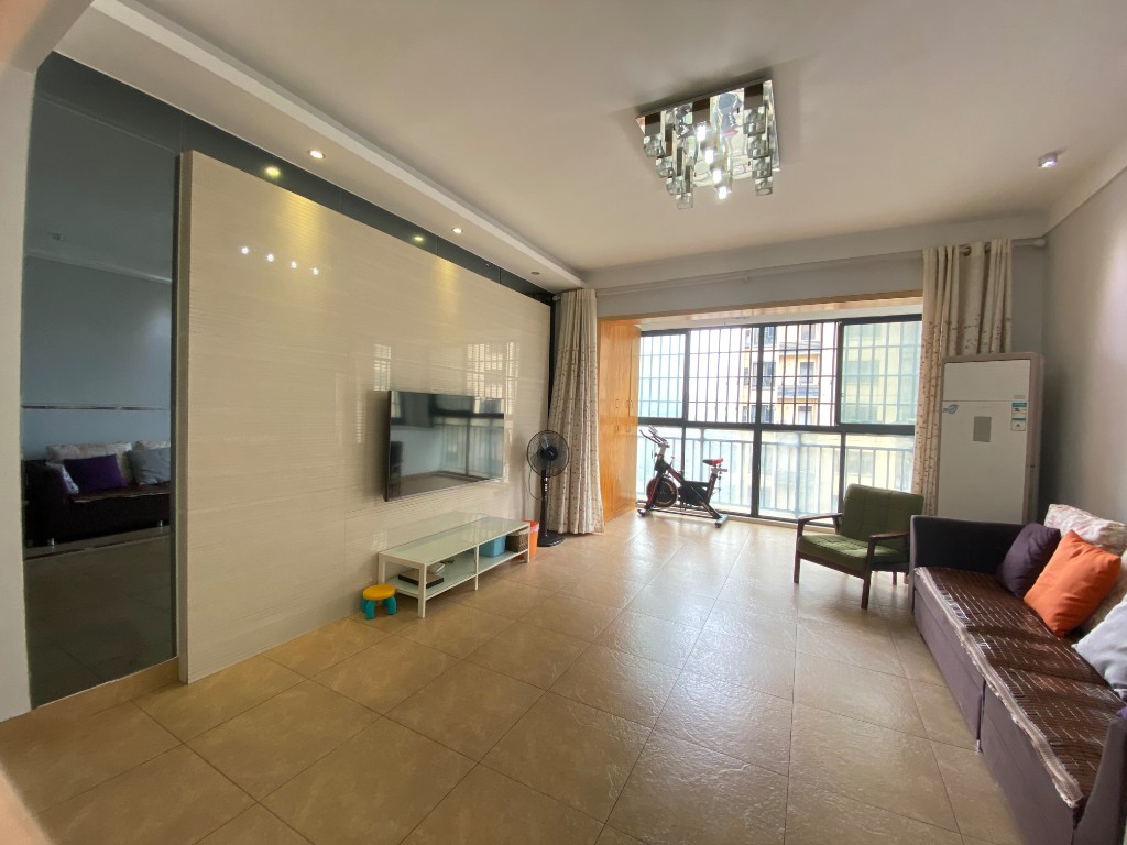 新桂都(锁)  2室2厅1卫    69.8万 新桂都(锁)  2室2厅1卫    69.8万室内图1