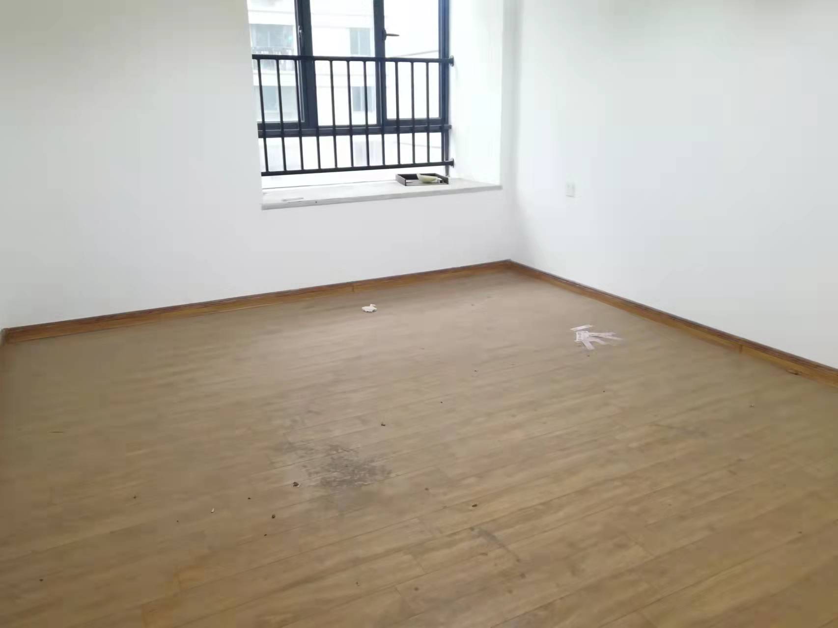 碧桂园 3室2厅1卫 43.8万 碧桂园 3室2厅1卫 43.8万客厅