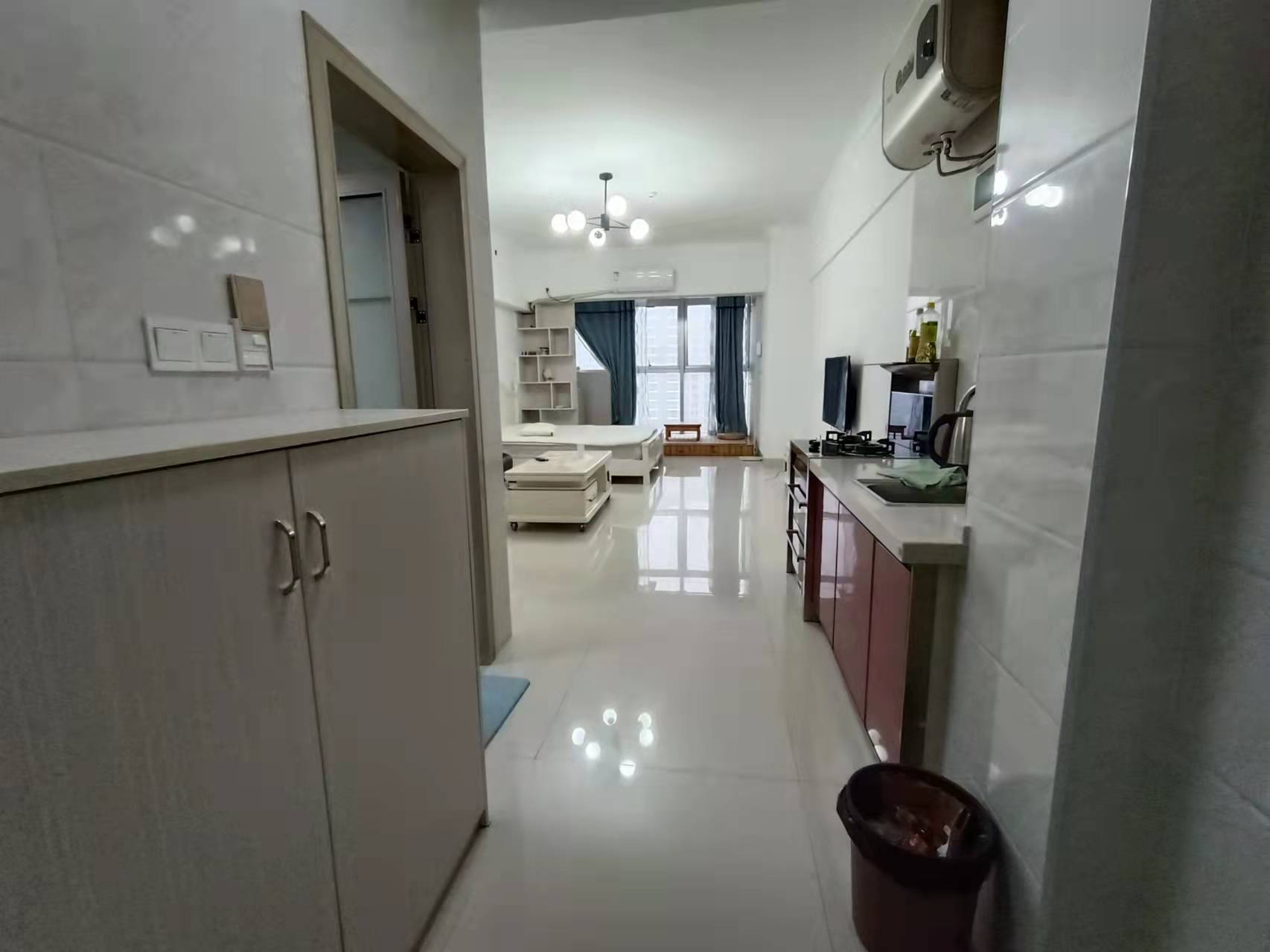 雄森国际  1室1厅1卫    1600.0元/月 雄森国际  1室1厅1卫    1600.0元/月室内图