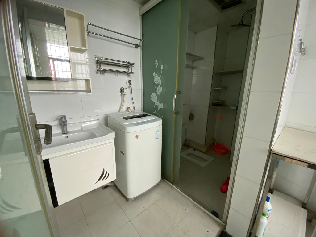 佳安茗苑 1室1厅1卫 31.0万 佳安茗苑 1室1厅1卫 31.0万客厅