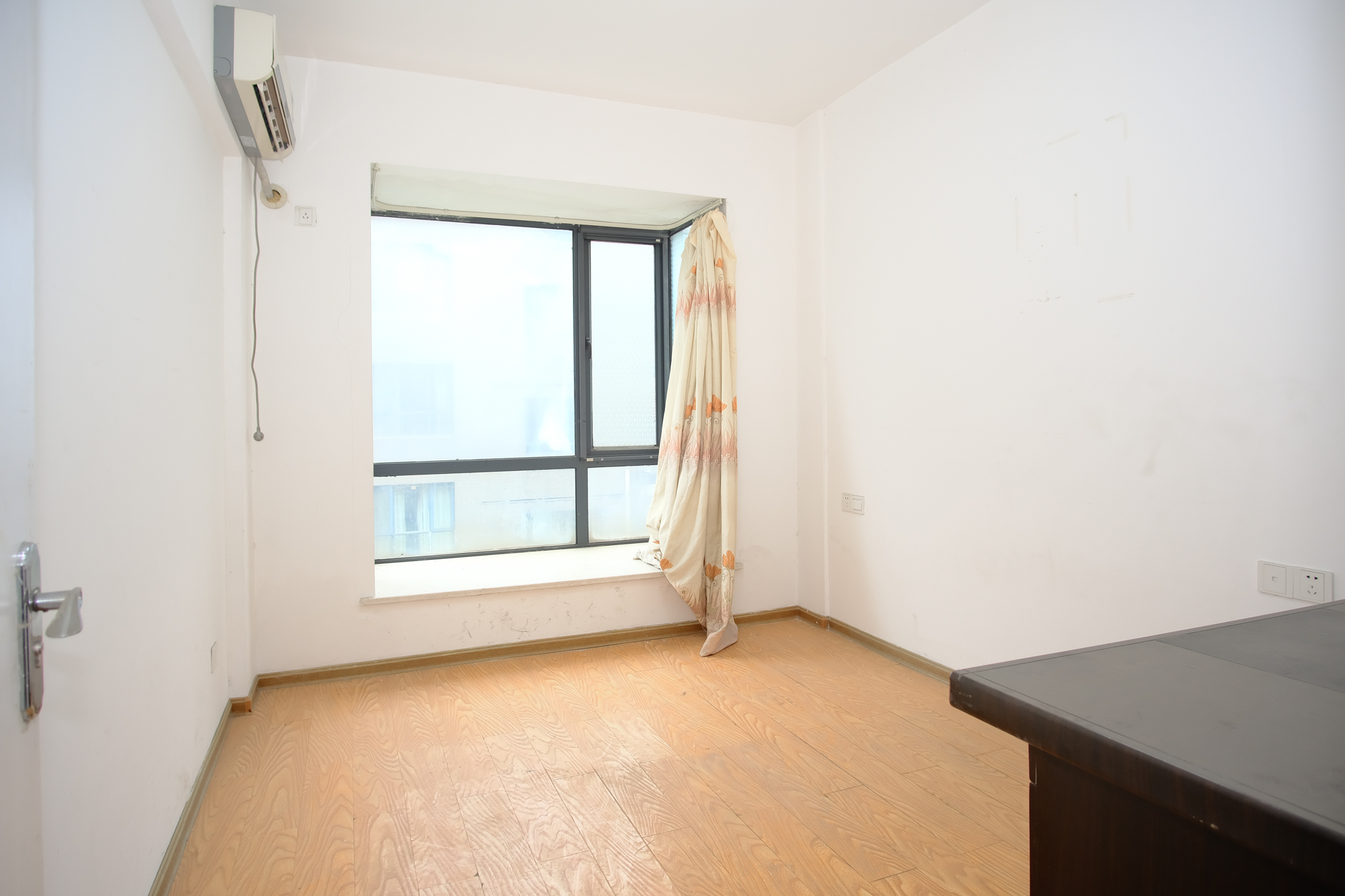 美林水郡  4室2厅2卫    135.8万卧室