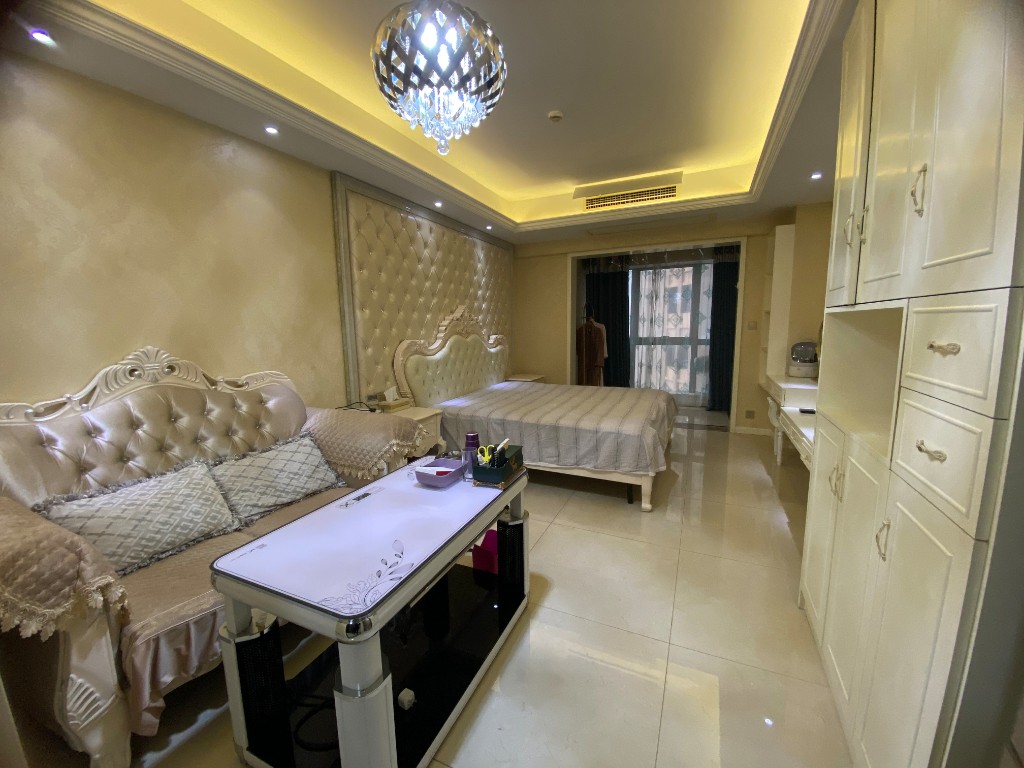 凯旋名门人民中路1006号 1室1厅1卫 35.0万 凯旋名门人民中路1006号 1室1厅1卫 35.0万客厅