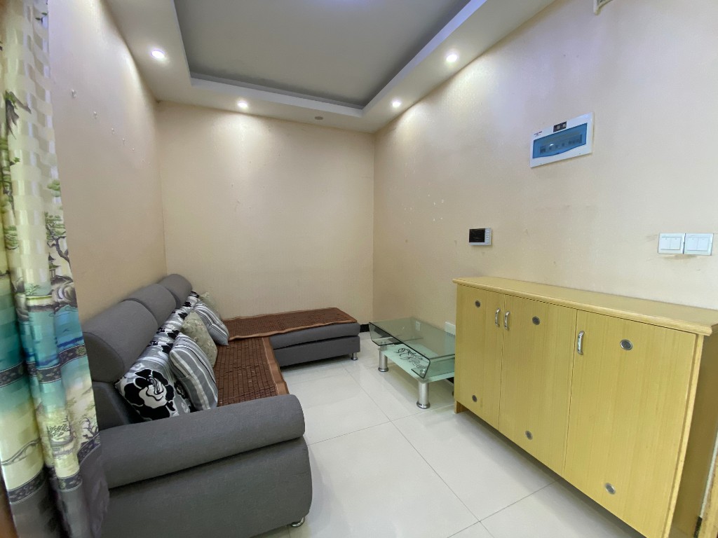 佳安茗苑 1室1厅1卫 31.0万 佳安茗苑 1室1厅1卫 31.0万客厅