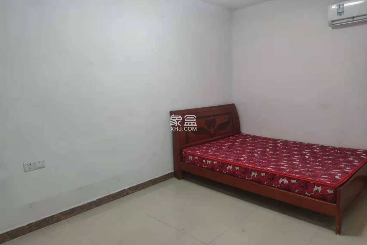 水映豪廷(一,二,三期) 3室2厅2卫 70.00万 水映豪廷(一,二,三期) 3室2厅2卫 70.00万卧室